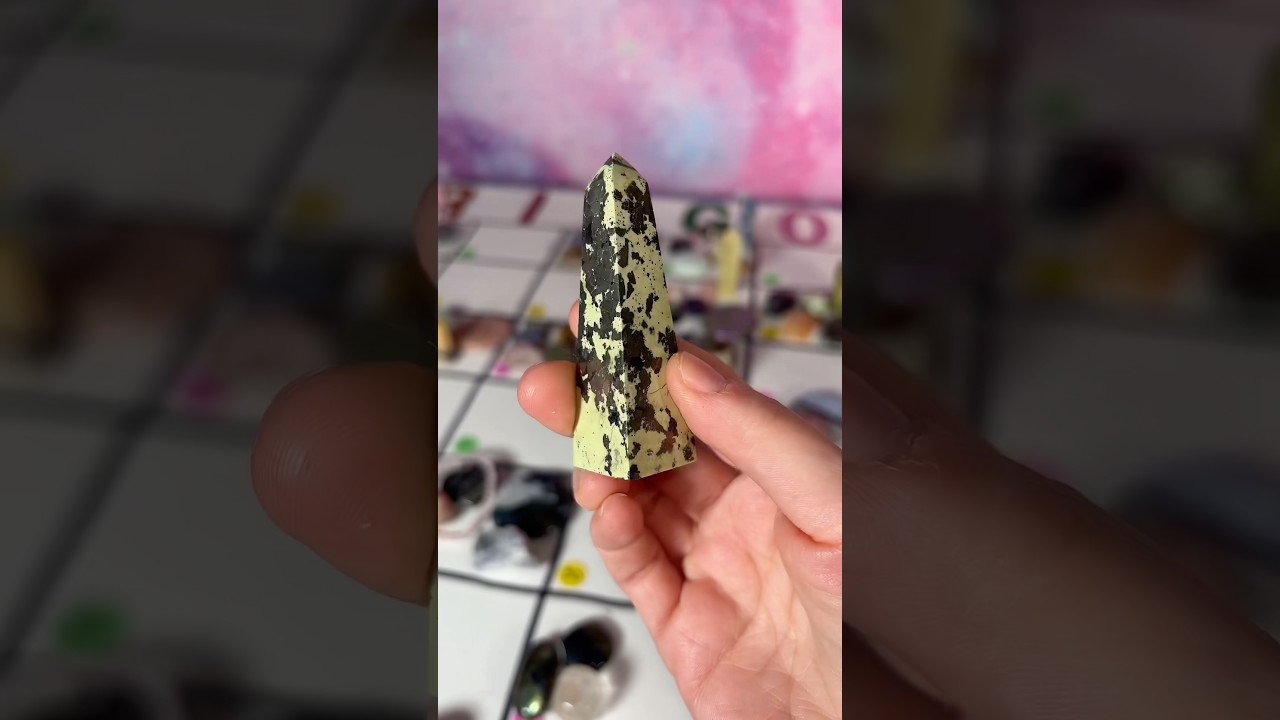 Packing a crystal order #crystals #crystalsdotcom #crystalshop #healingcrystals