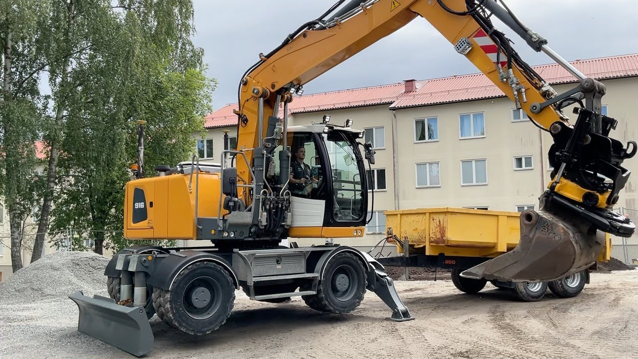 Köp Grävmaskin Liebherr A 916 Litronic Gps/kärra/skopa på Klaravik