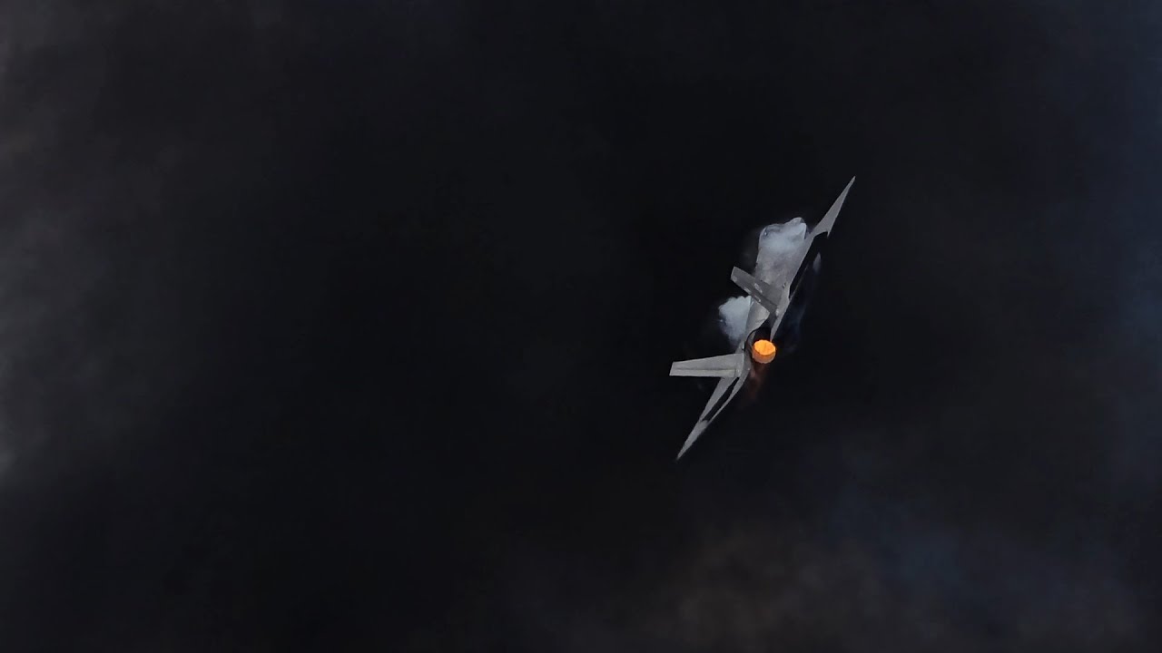US Navy F-35C Demo in 4K NAS Oceana Airshow 2024