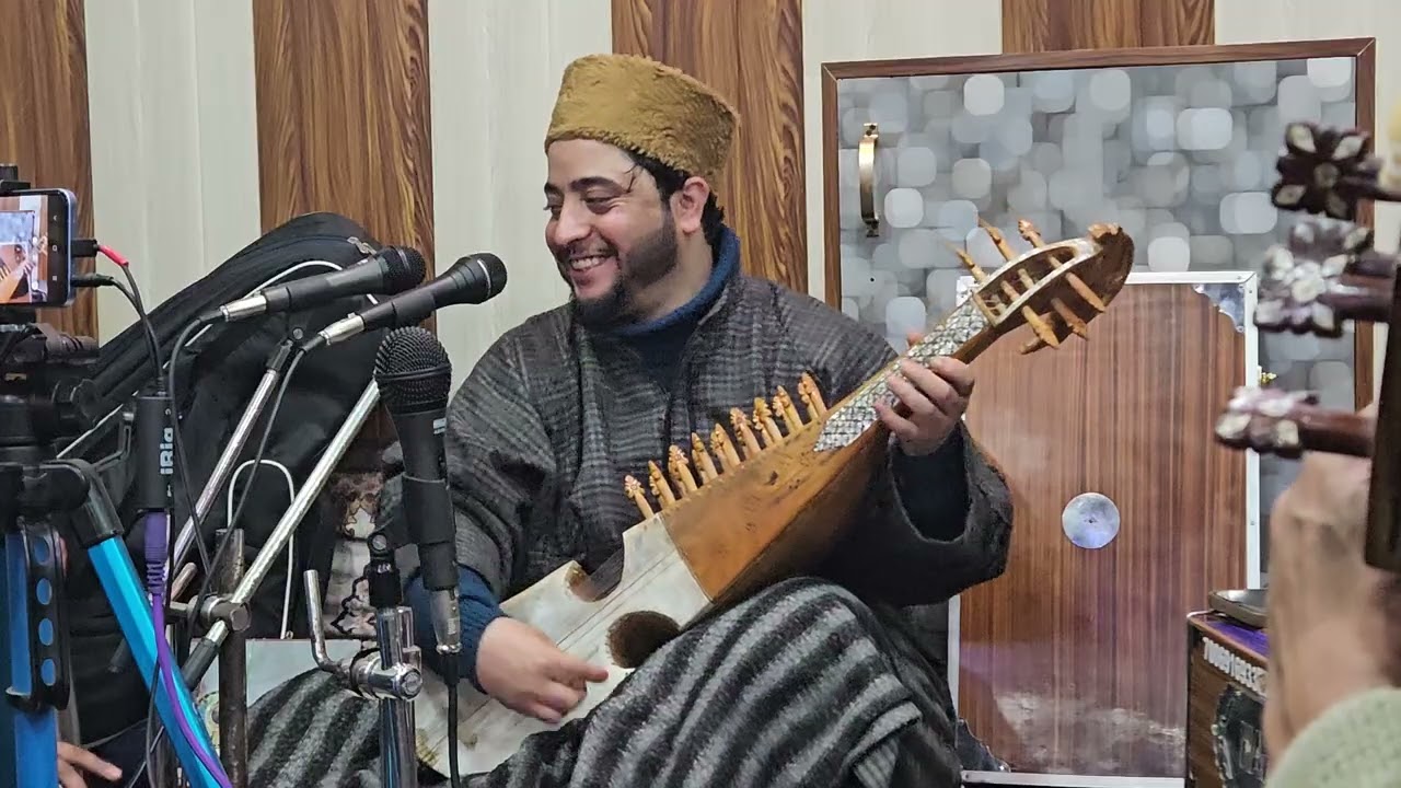 Zubair Ahmad Dar   ye chu dunya neenderay zaloo#Sufi Saaz