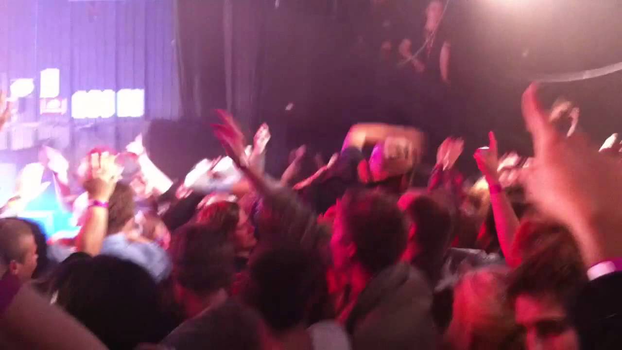 akam1k3 STAGE DIVE in B&oslash; i Telemark!