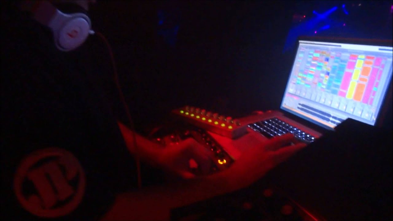 JONATHAN PETERS CLASSICS @ PACHA NYC Dec 2014  Boomboxglobal Atmosphere YBT NY