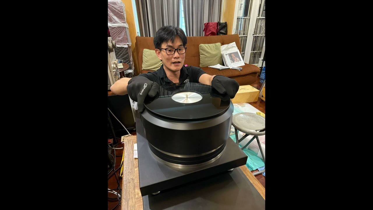J Sikora Standard turntable demo1