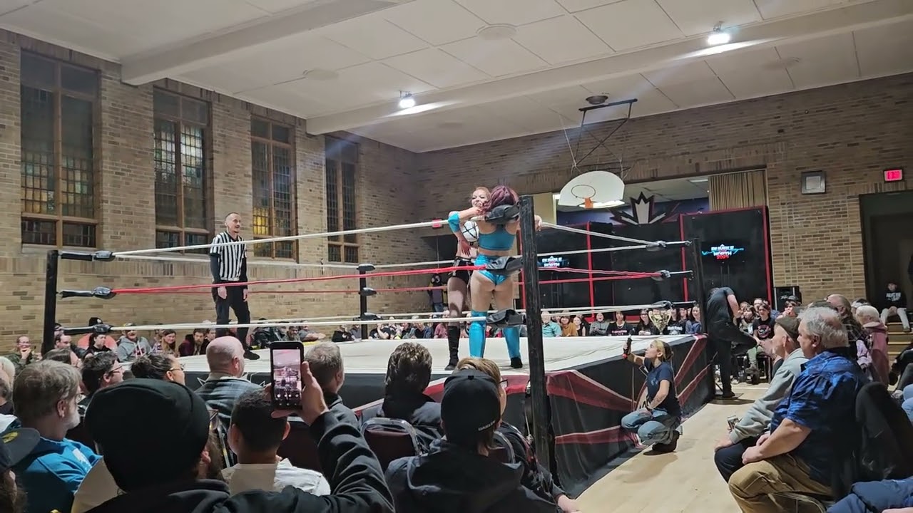 Ava Brooks vs Zondra Lee for the North Star womans championship