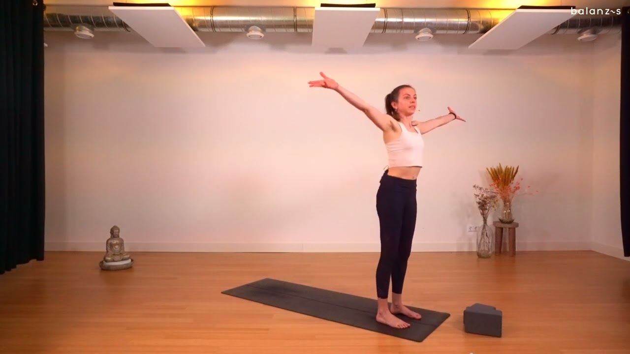 get that glow - a vinyasa flow class by Elisa