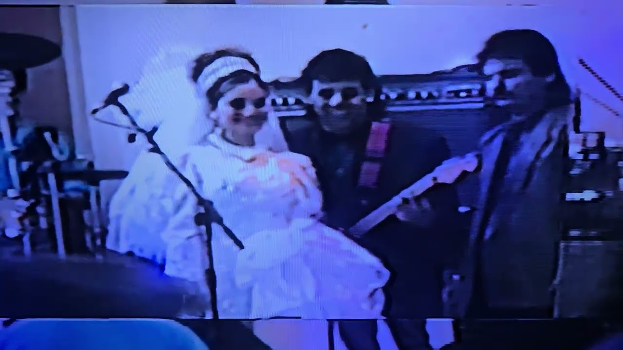 Les Comparto algo de la Boda en 1992 Un agasajo Pegassero de Emilio Reyna 🙏😅✌️👏👏👏🎸