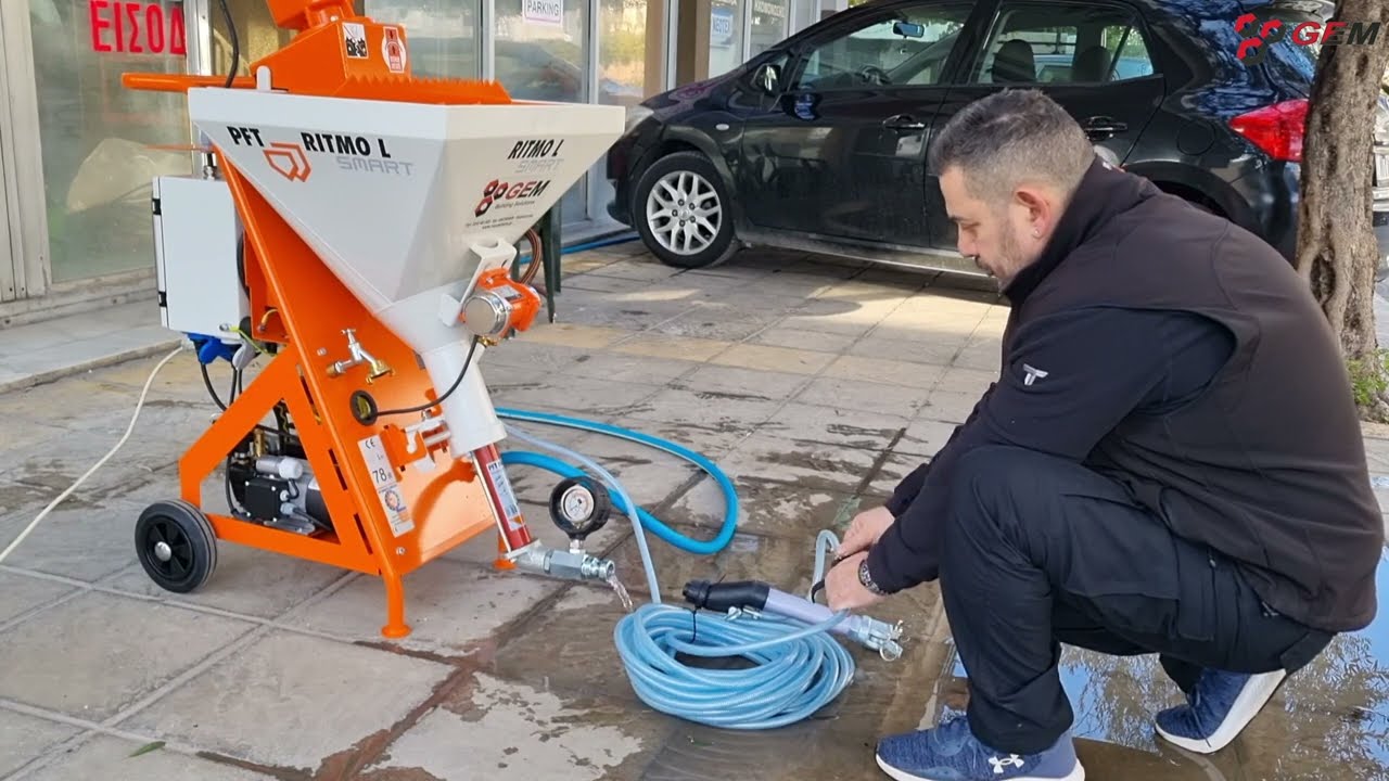 First world presentation of Ritmo L smart V2 plastering machine