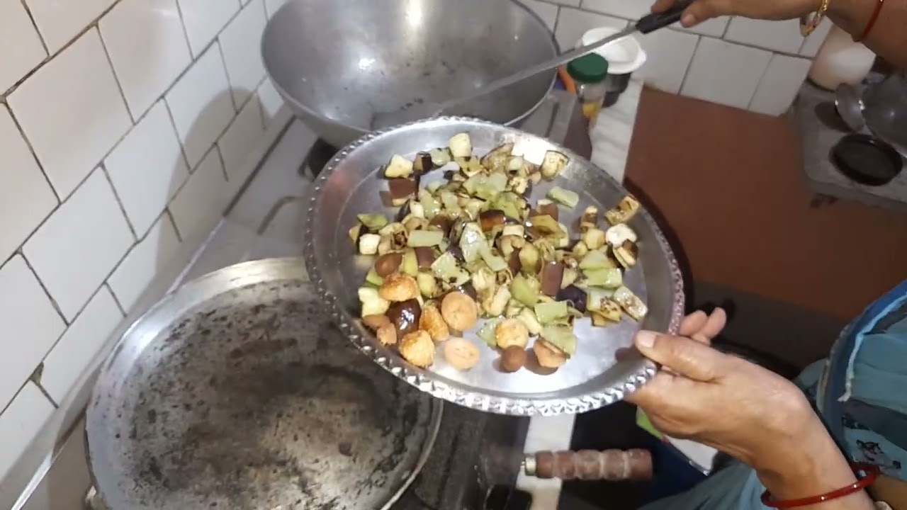 সজনে ফুলের ভাজি।                                                   (পোস্ট নাম্বার 55)