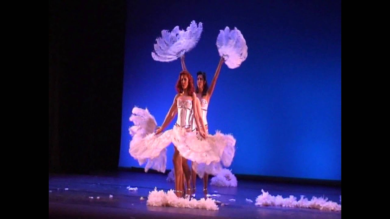 Evil, evil Girrrls Burlesque Show - Feather Fans