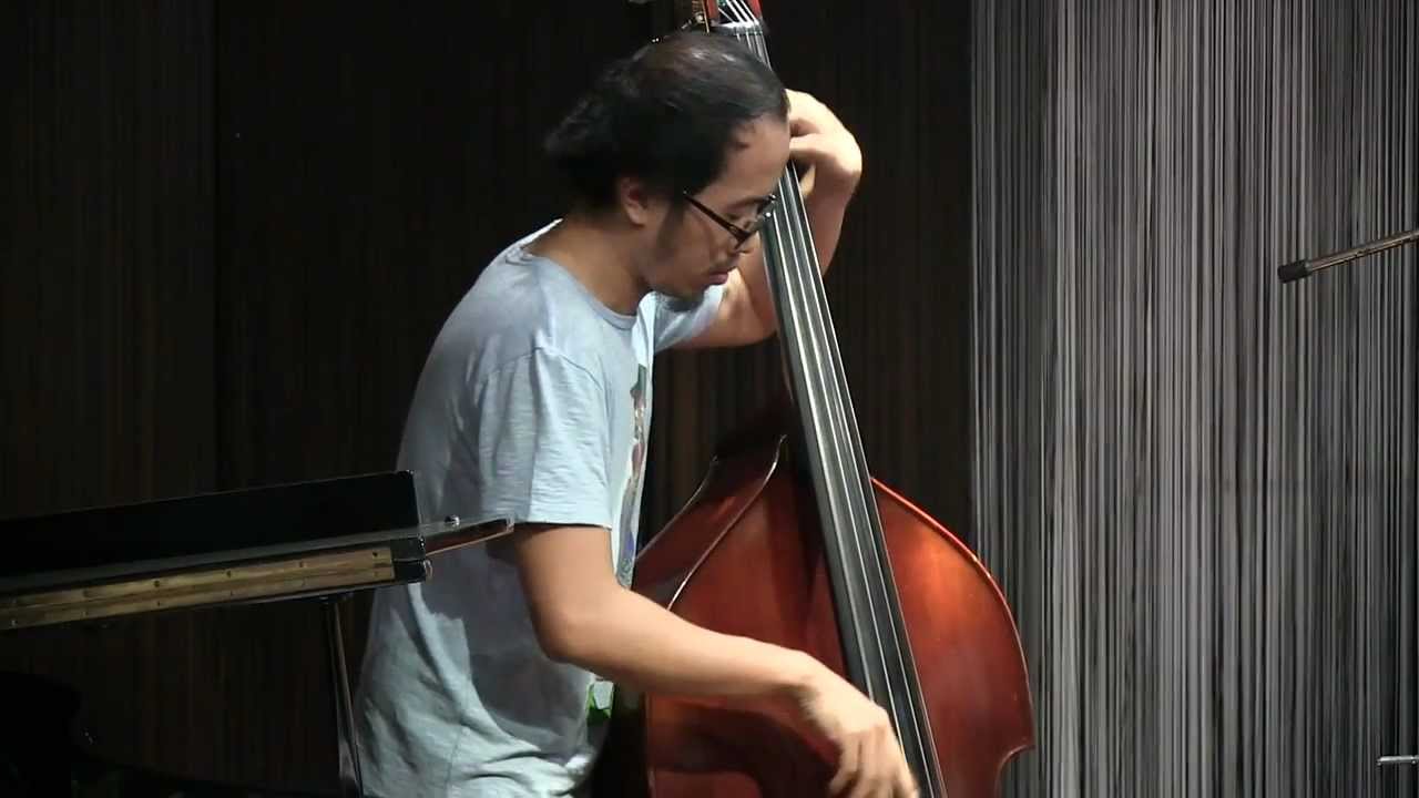 Andien - Pump Up Kicks @ Mostly Jazz 23/03/12 [HD]