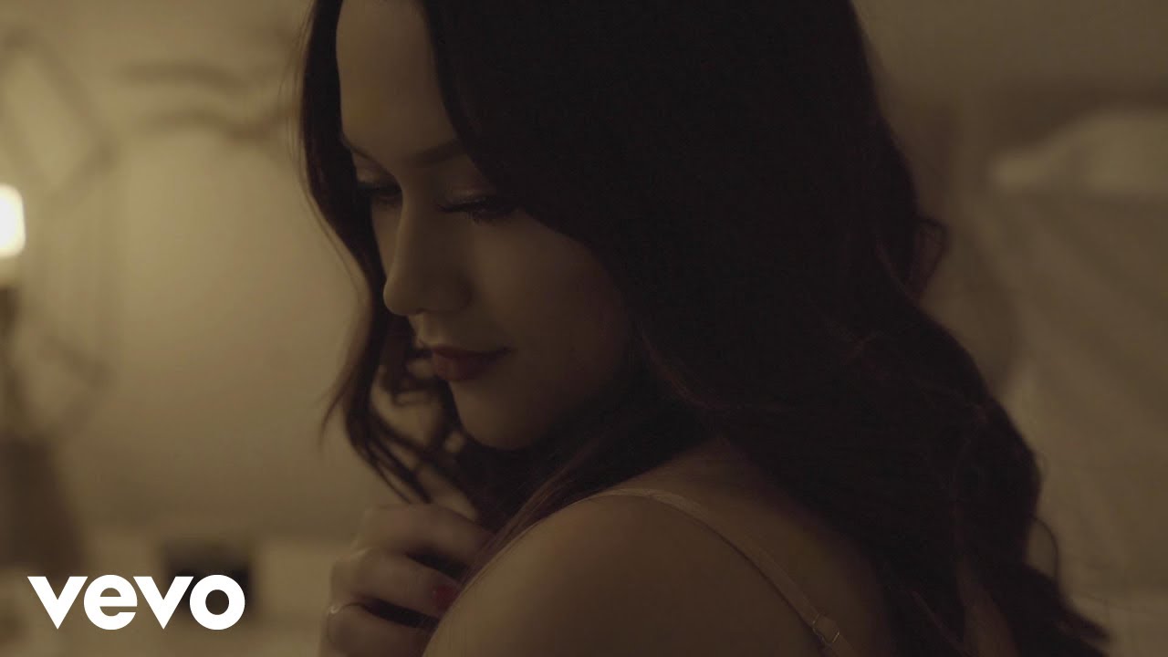 Jessica Ballesteros - Cuanto Me Ofreces