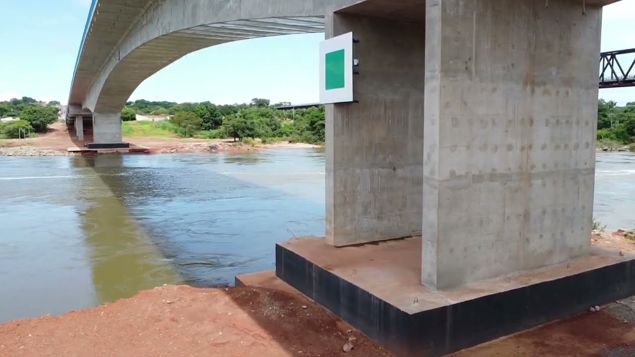 Ponte jk pela primeira vez voando por baixo
