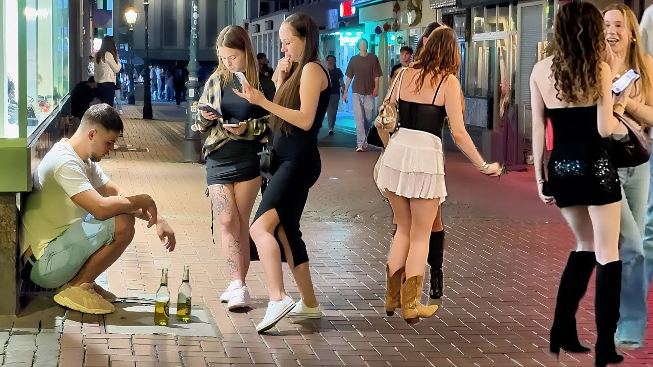 Germany nightlife / beautiful girls partying after disco in Düsseldorf Germany /walking tour 4K