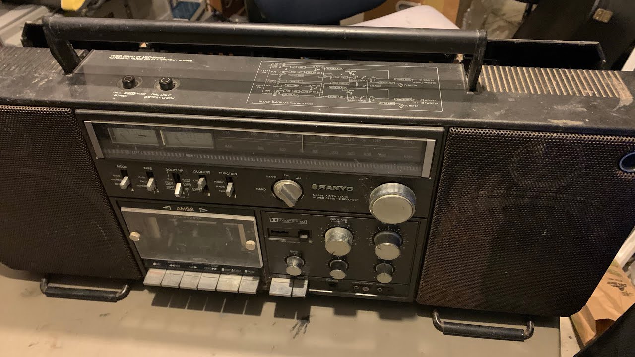 Sanyo M9998 boombox belt replacement (part2)