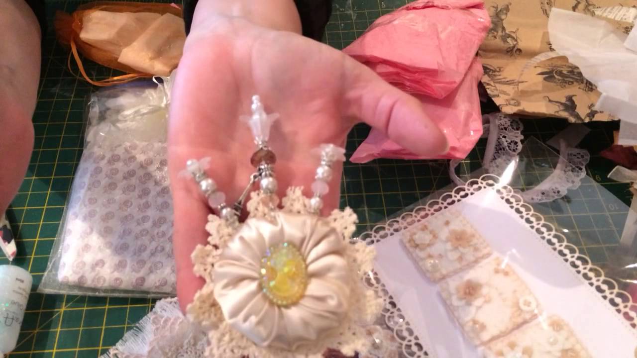 Embellishment swap from Lyn Kent