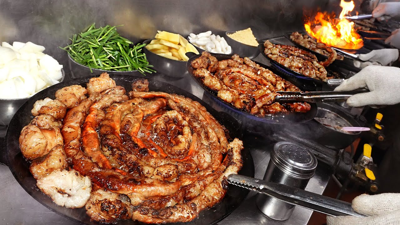 하루 300인분씩 팔리는 마법가루 불곱창? 특허받은 연육법의 혈관폭발 곱창집 등. 맛있는 곱창구이 영상몰아보기┃BEST4 Grilled tripe / KoreanStreetFood