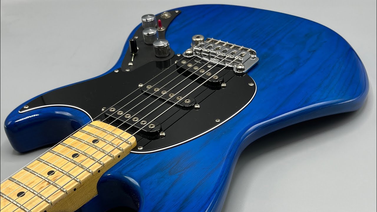 G&L USA Fullerton Deluxe Skyhawk Reissue 2018 Unboxing and Tone Test Demo