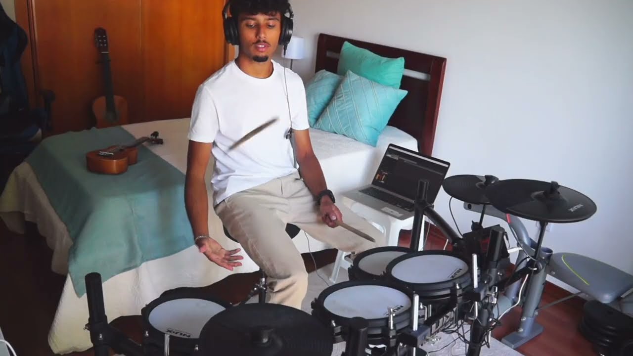 VIZINHOS - Pobre Ex-Namorado - drum cover ~ Victor