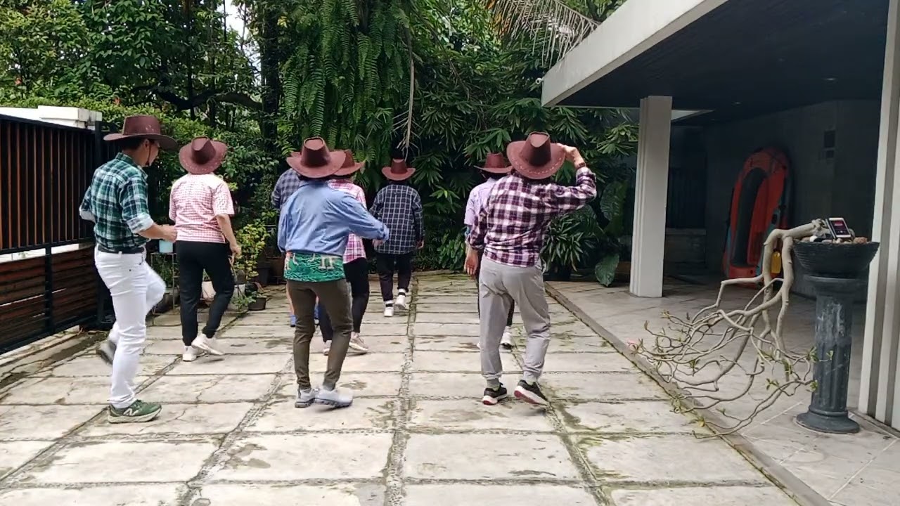 ACHY BREAKY HEART COUNTRY JL LEMBANG