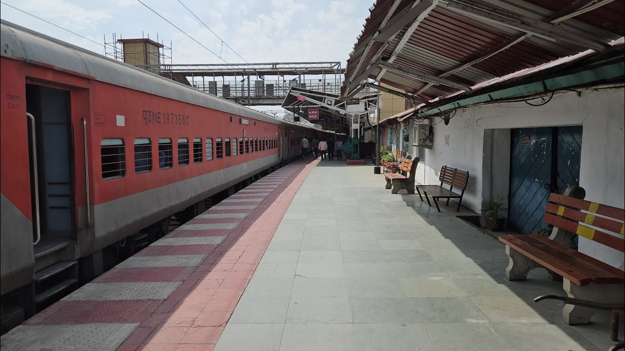 15044 Kathgodam Lucknow Express Full Journey