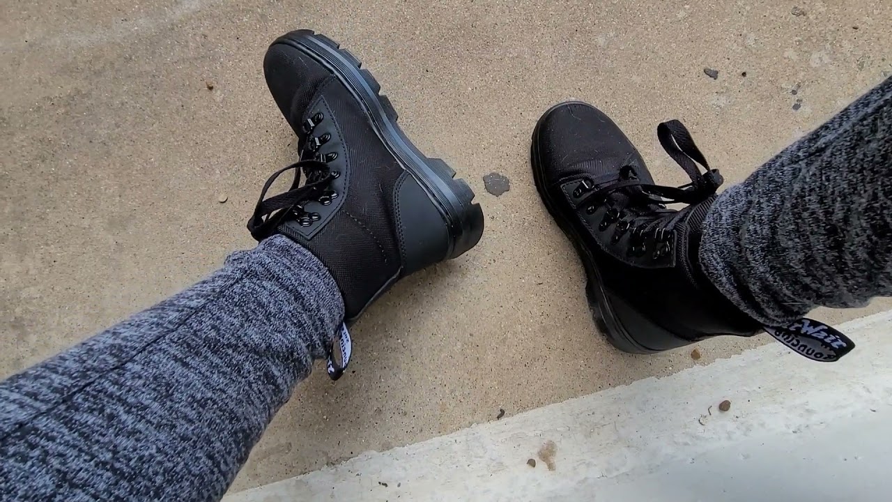 Dr. Martens Comb W. Shoe Unboxing