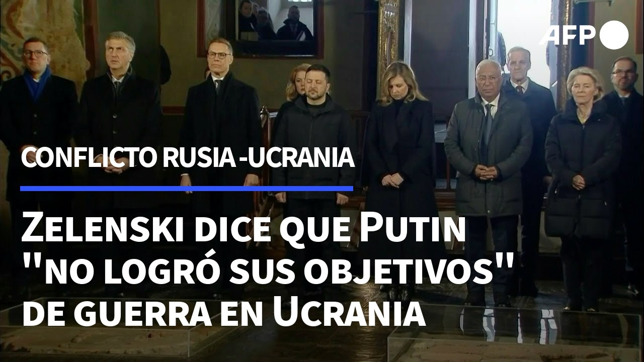 Zelenski dice que Ucrania sigue intacta tras 4 años, pero Rusia promete seguir luchando | AFP