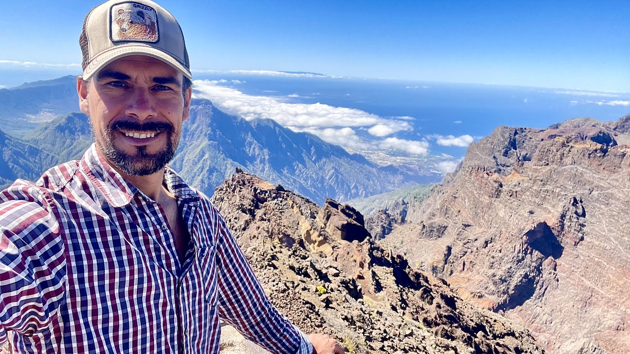 LA PALMA 03 - I am standing on the edge of a 🌋volcanic crater. Blackout ⚠️danger in Germany?
