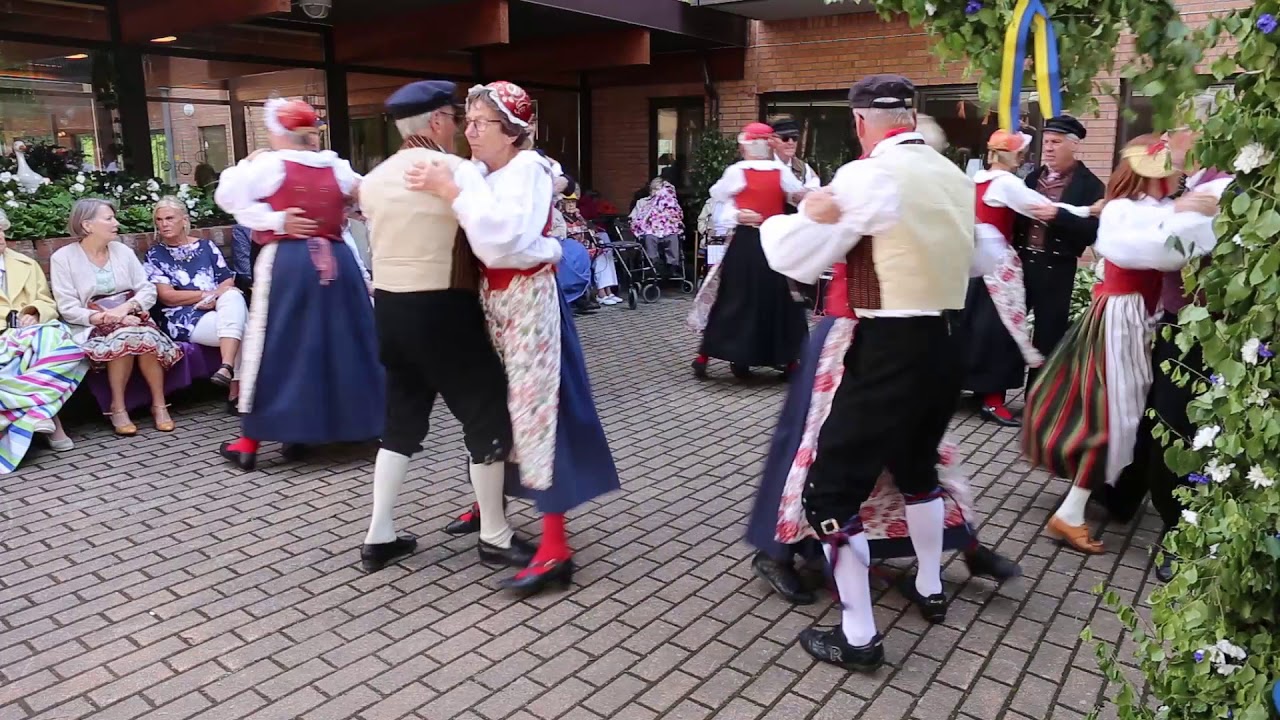 Kafferastschottis med Inlands folkdansare