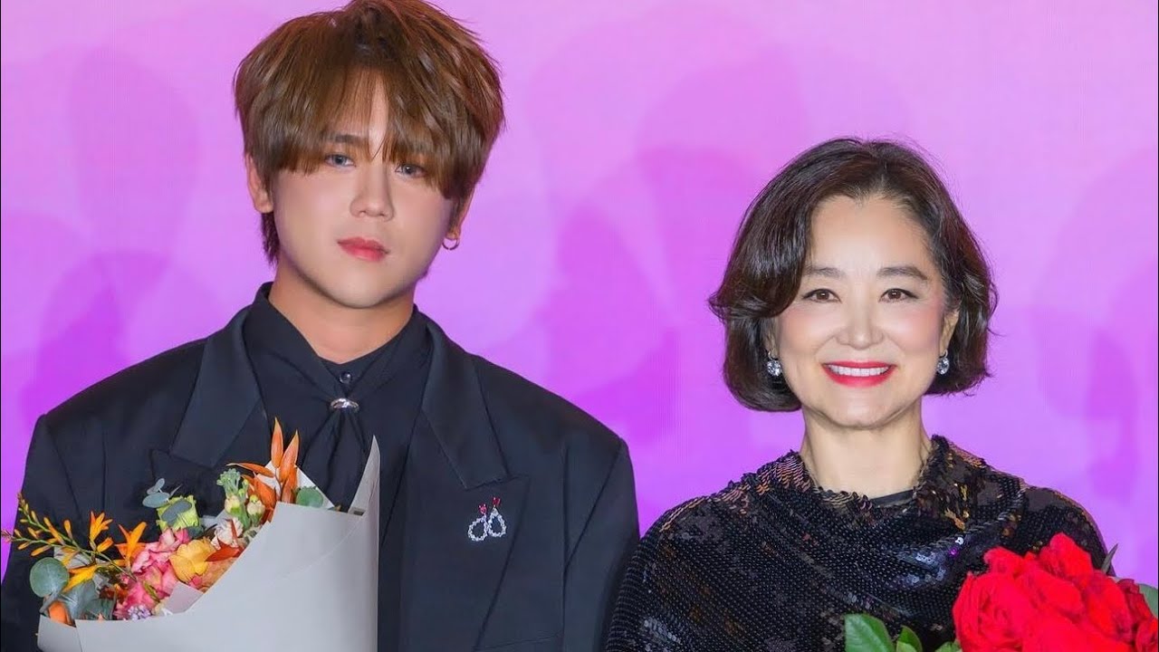 林青霞點名邀請姜濤做晚宴嘉賓   合唱《明星》大美人主動擁抱拖手   被讚有禮謙卑送簽名公仔做善事