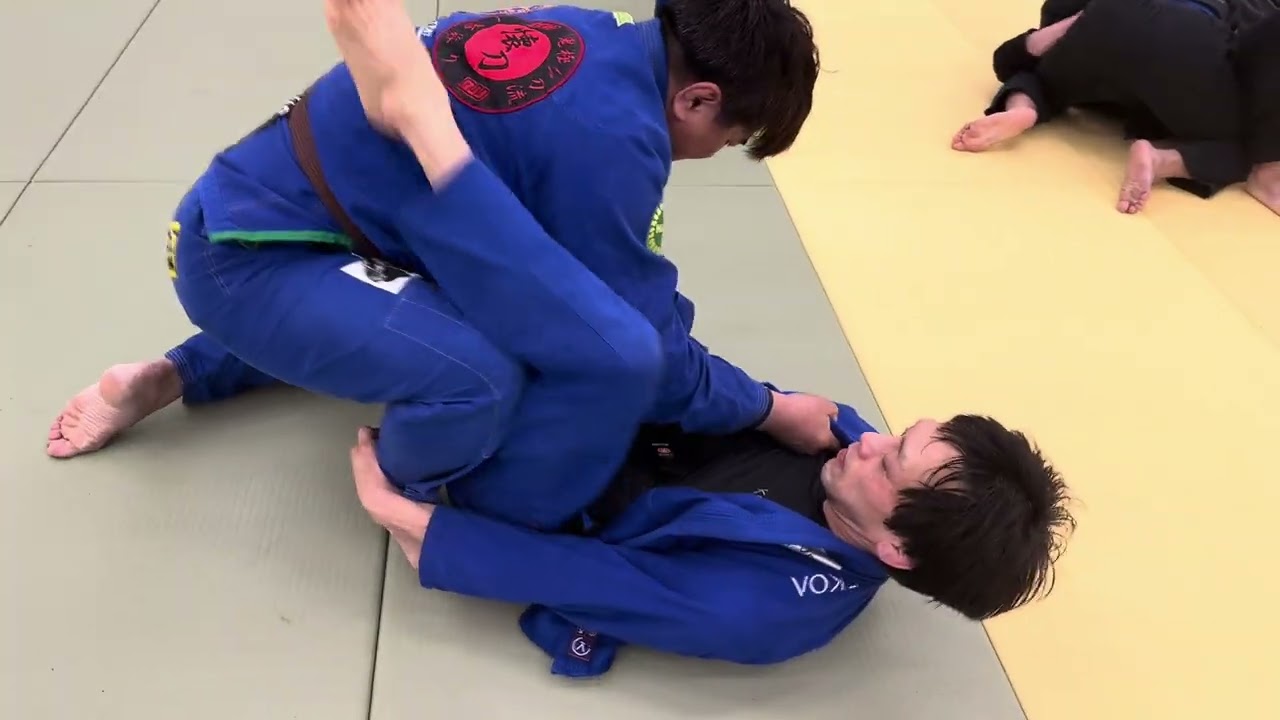 杉本孝選手とスパーリングしました。