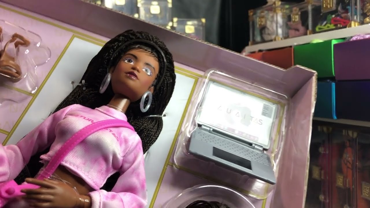 Naturalistas: Deluxe Influencer Set I’m Grace Protective Style Play Doll unboxing and Review