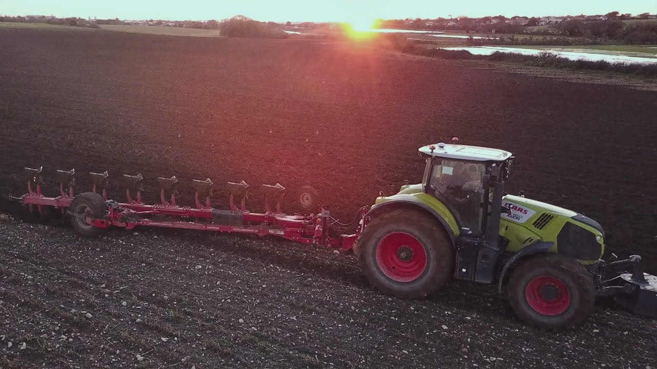 Labour 2019 Claas Axion 850 Charrue Grégoire Besson Charente-Maritime