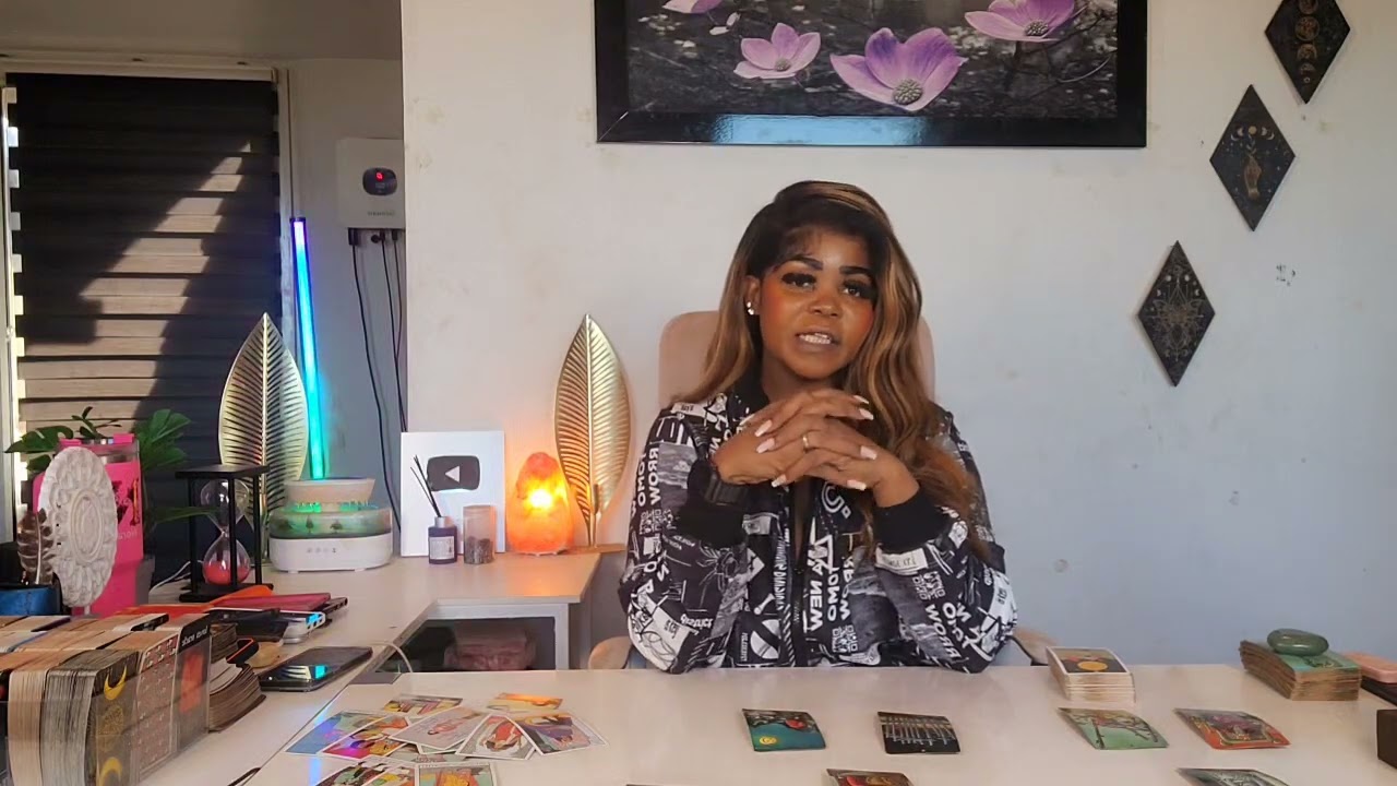💗 CAPRICORN - Before U Make THIS Decision Wait A MINUTE, This Person Is Changing Their Mind About U!