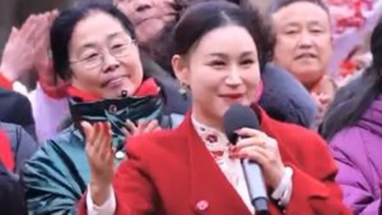 欢歌《三百六十五个祝福》，和超予一起欢欢喜喜迎接首个中国非遗年！ #央视 #邓超予 #三百六十五个祝福 #春晚