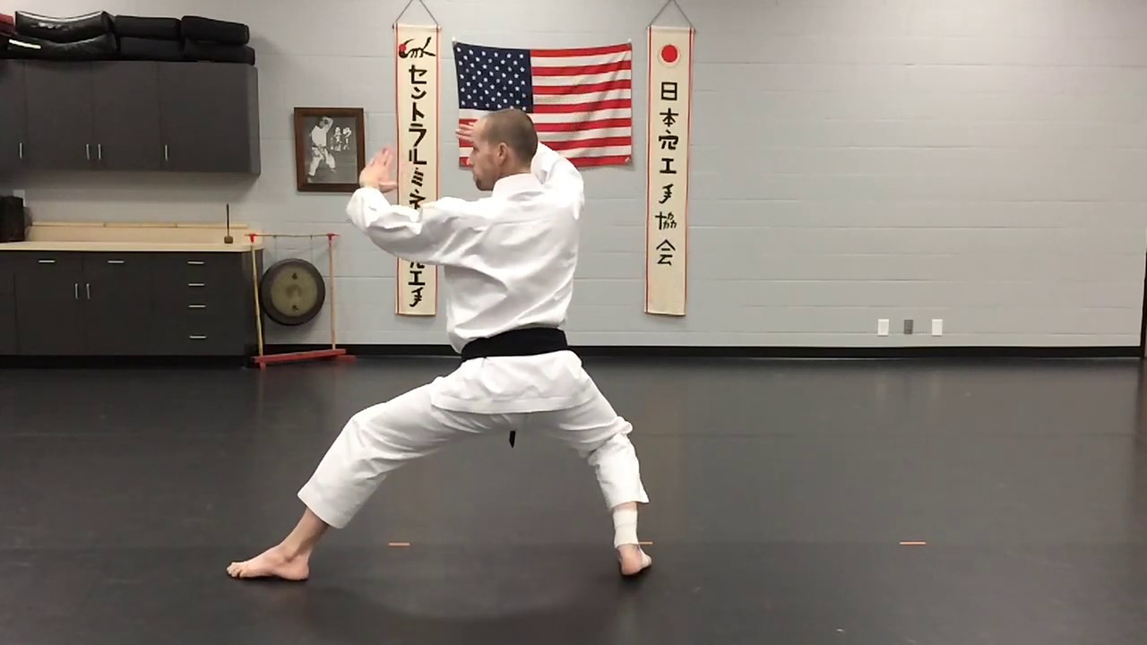 Heian Yondan (Slow Motion - Rear View)