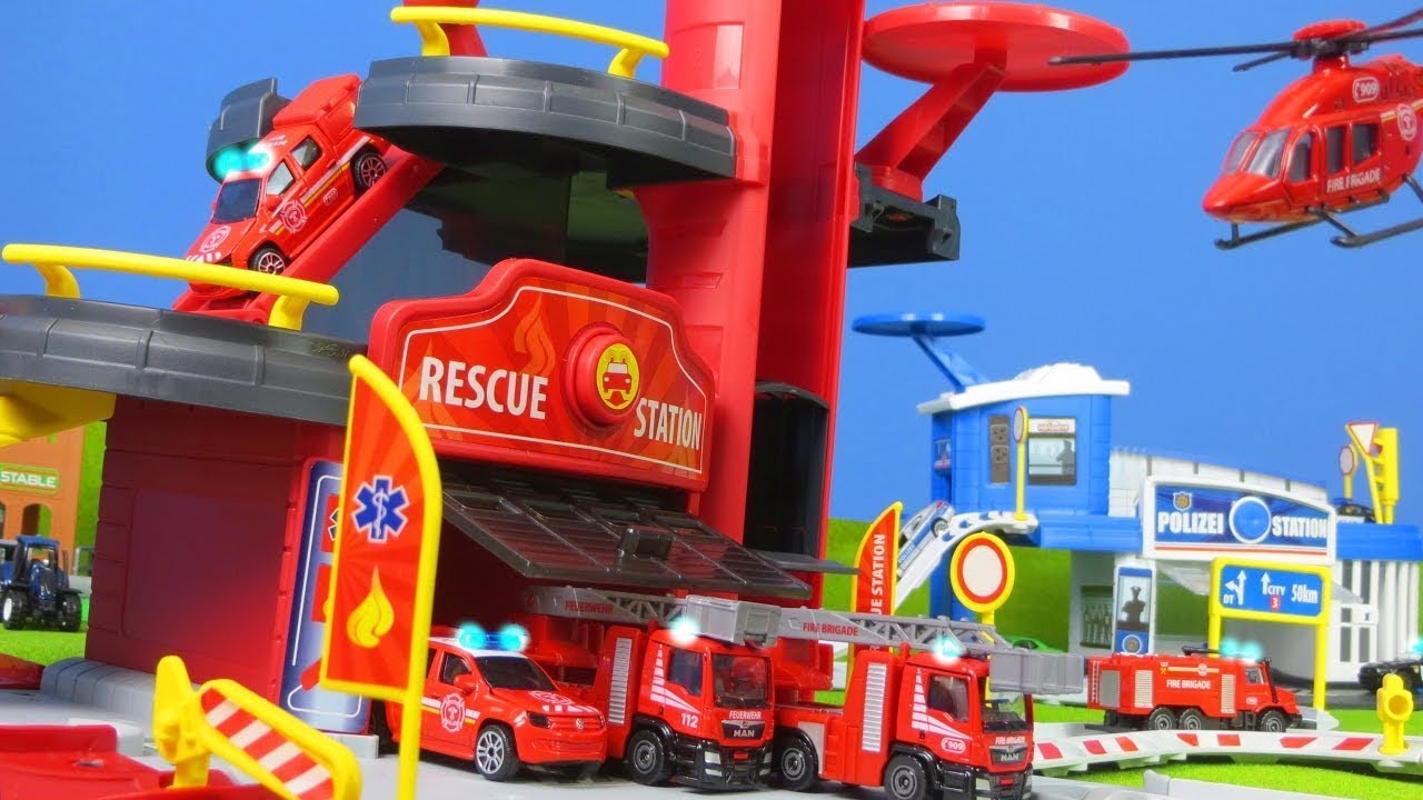 Caserne et camion de pompier, tracteur, pelleteuse et v&eacute;hicules, jouets pour enfants