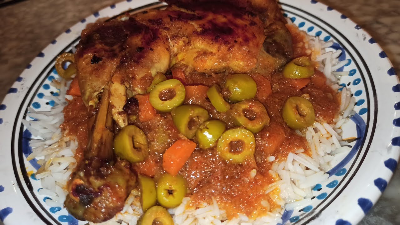 روز (مسقي)🍲 مرقة حمراء 🍅🌶️ بالدجاج والزيتون وصفة سهلة وبنينة وسريعة التحضير 🍗🌿🔥 ..
