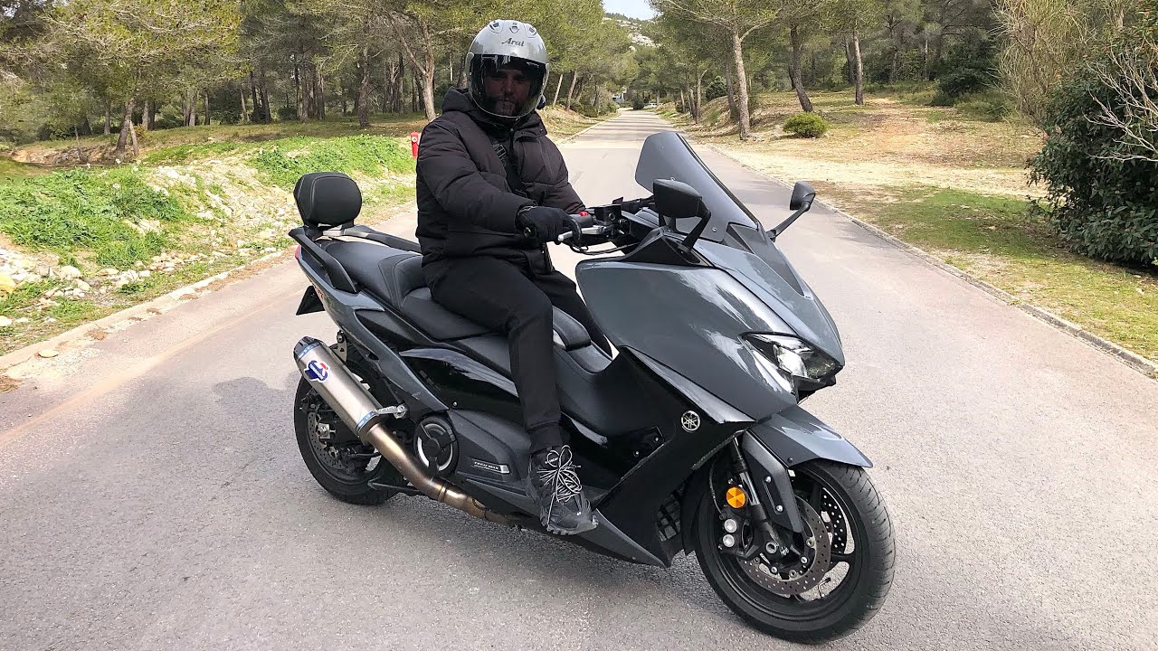 IL A VENDU SON TRACER 900 POUR UN TMAX 560 ! UNE CONDUITE HONORABLE !