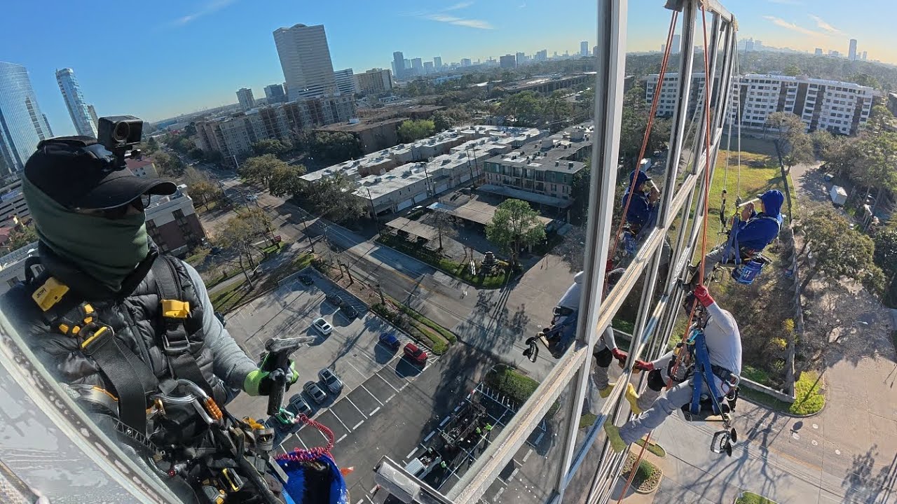 Window cleaning in houston! RAW FOOTAGE (ROPE ACCESS)