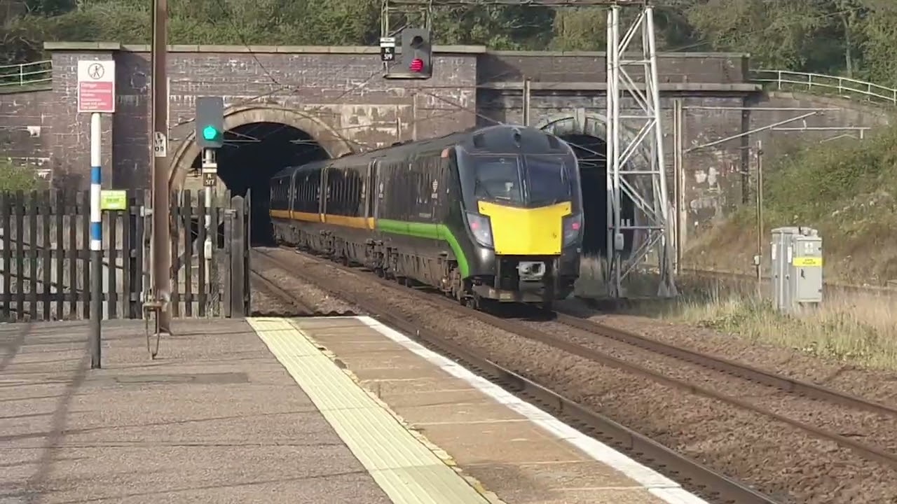 Trains at Hadley Wood 7/10/23