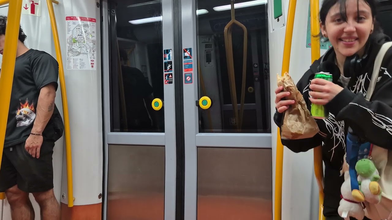 8400 2da de Metro de Madrid en línea 6 a 1500Vcc tramo entre Moncloa y Laguna