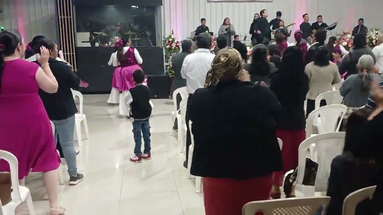 Visitando una iglesia en guatemala.  En su 47 aniversario 