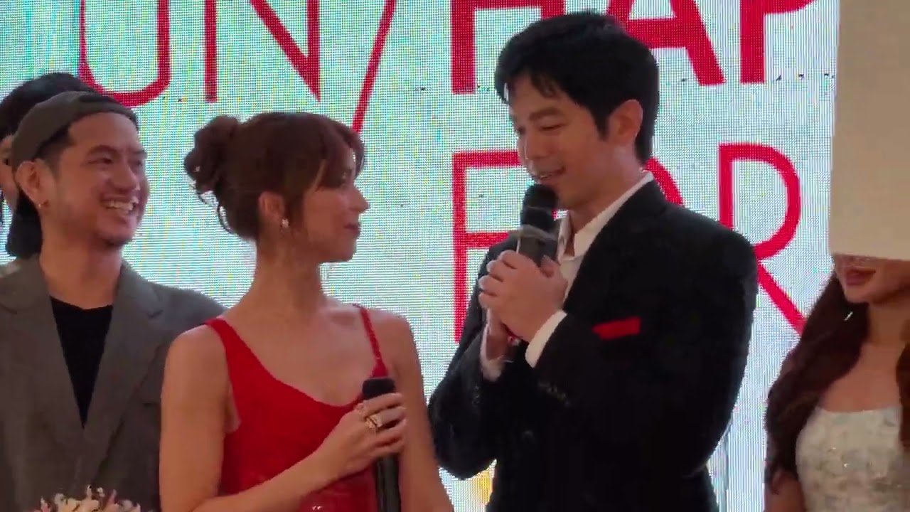 Joshua and Julia message to each other - UN/HAPPY FOR YOU Red Carpet Premiere at SM Megamall