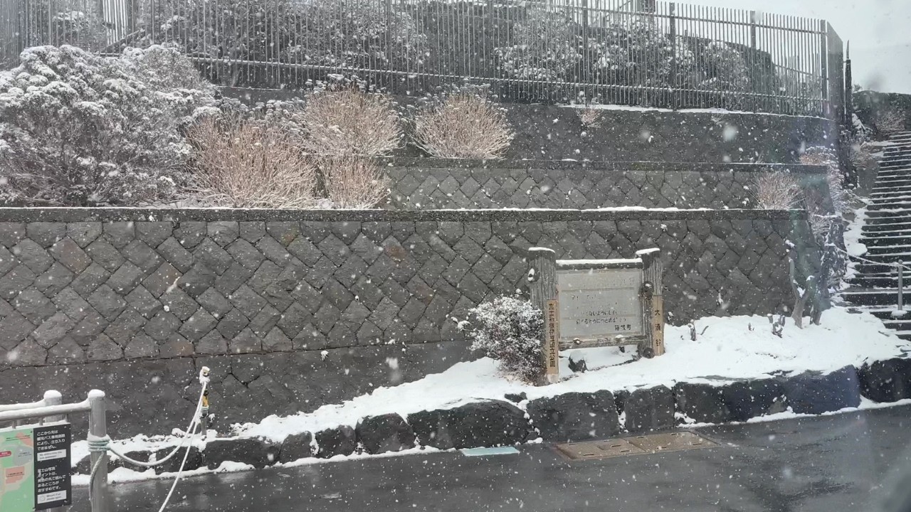 Relaxing Bus Ride in Snow – Hakone Morning Window View (No Talking)｜雪の朝、箱根のバス車窓