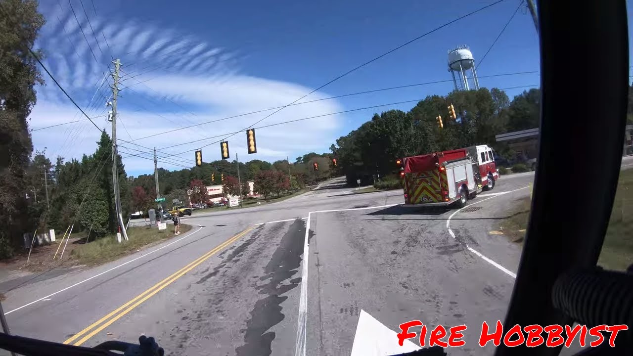 Engine and Rescue Responding to Structure Fire [4k GoPro]