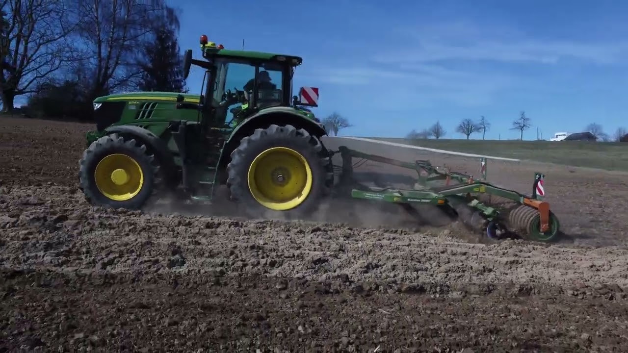 Grubbern mit John Deere 6215r und Amazone Cenius 3002