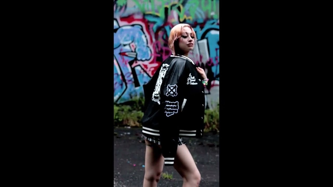 Gritty Hawaii street fashion with In4mation