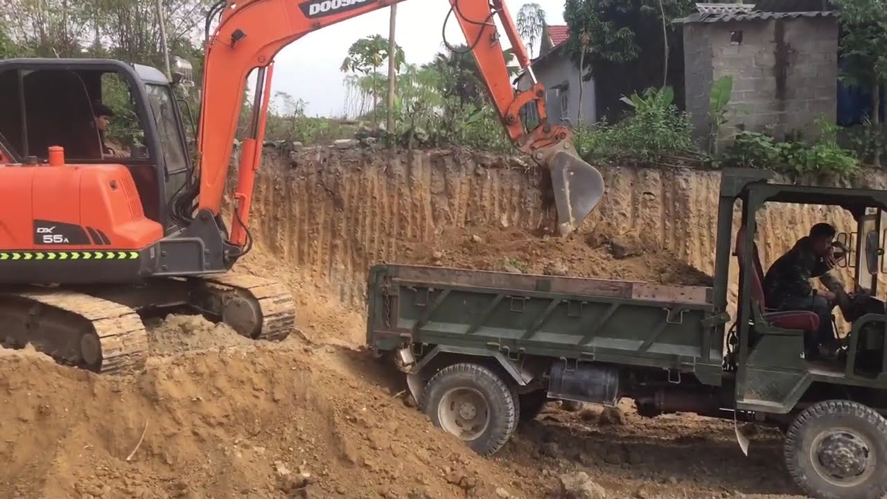 Cụ ông U70 lái Máy xúc mini (Bằng vlog)