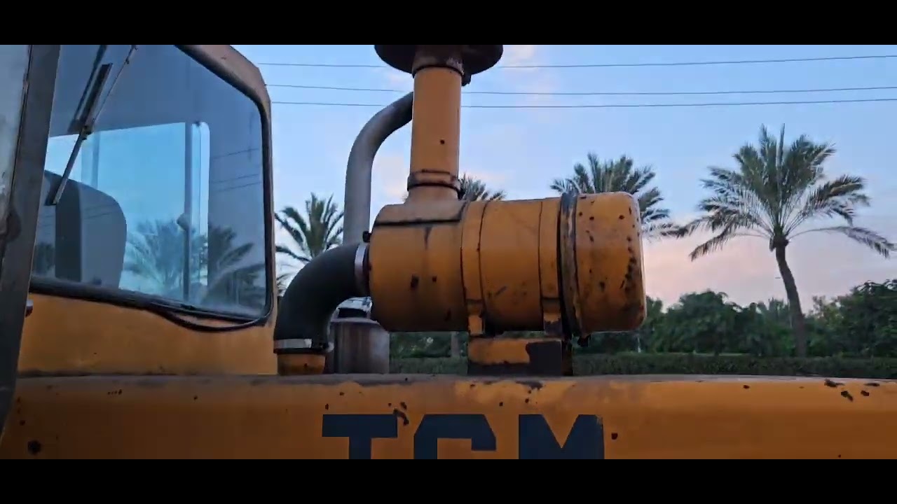 لودر TCM 30 خارجى خربان وتعبان وتايه كمان عنين معنصين ودان معفنين وكبينة فيها صراصير وفران وتعابين