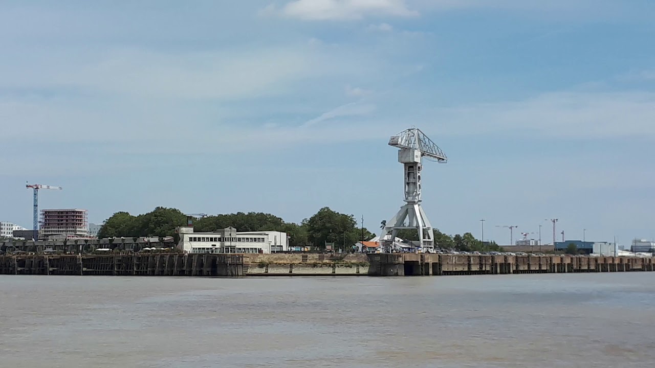 D&eacute;couverte Trentemoult Nantes via Navibus sur la Loire